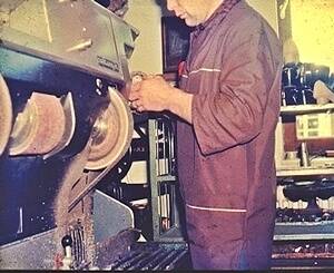 Arbeit in eigener Werkstatt in Grambke