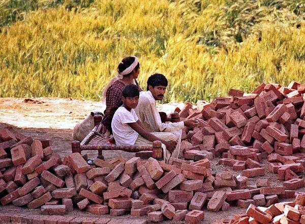 Mauersteine, an der Luft getrocknet