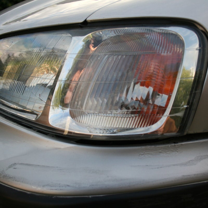 Reparatur am Scheinwerfer
