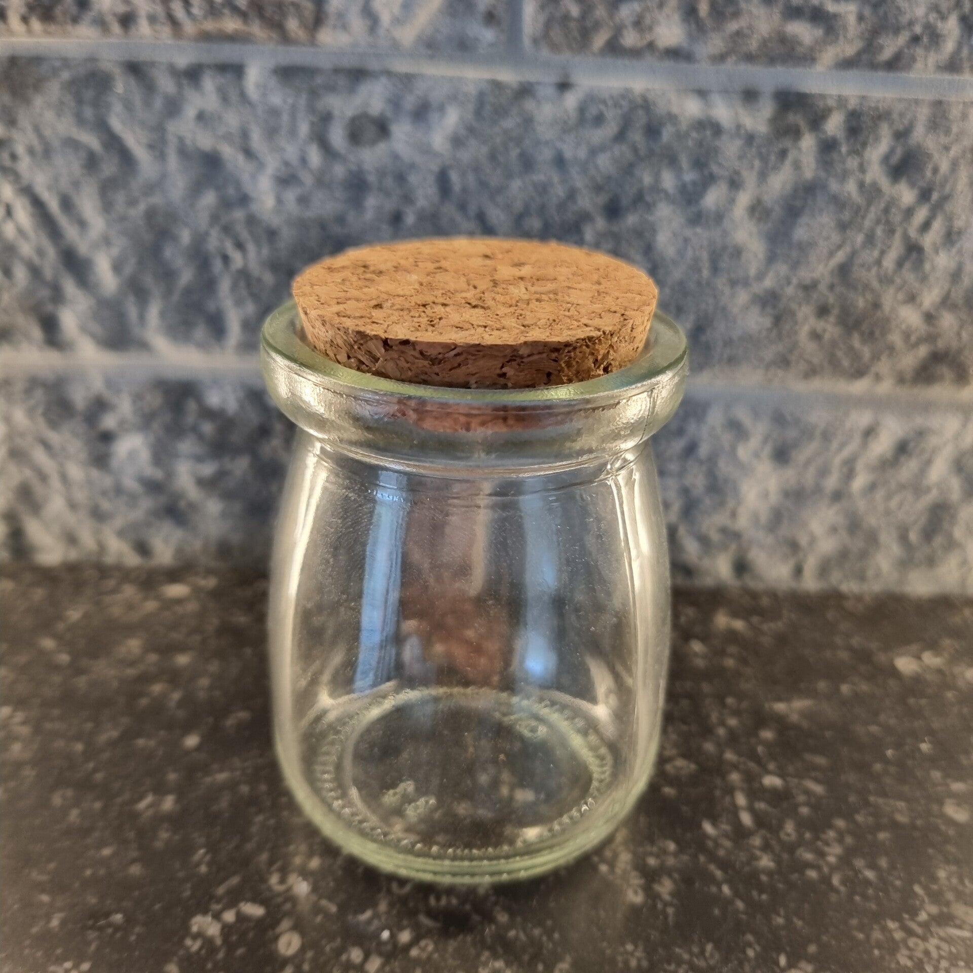 Glazen potje met kurkje