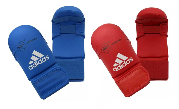 Adidas WKF karatehandschoenen rood of blauw