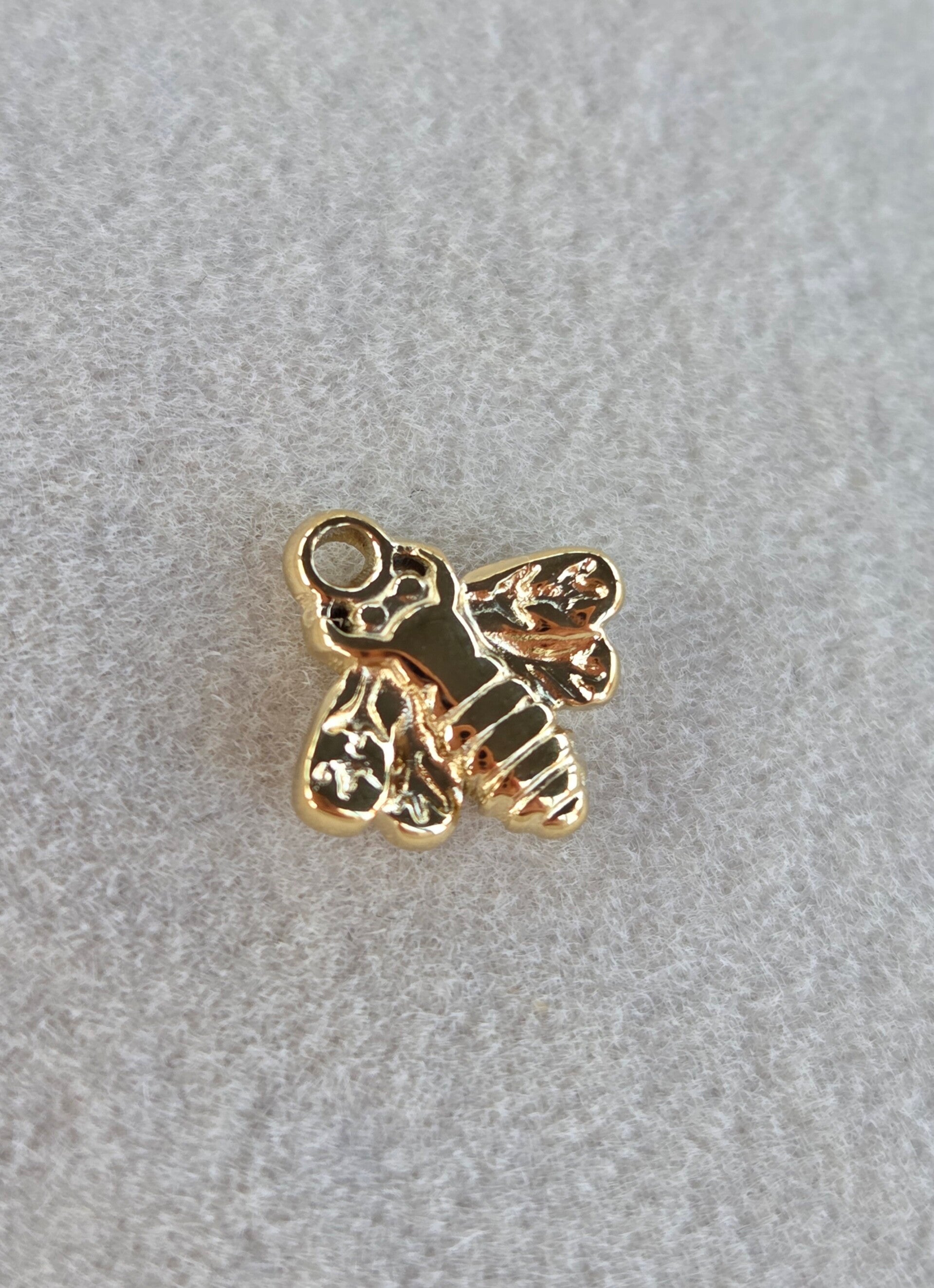 BEE CHARM