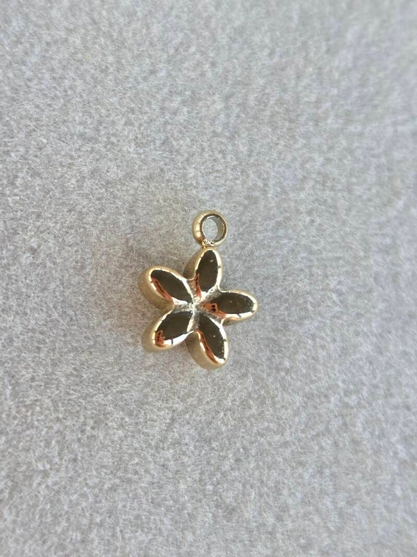 FLOWER CHARM