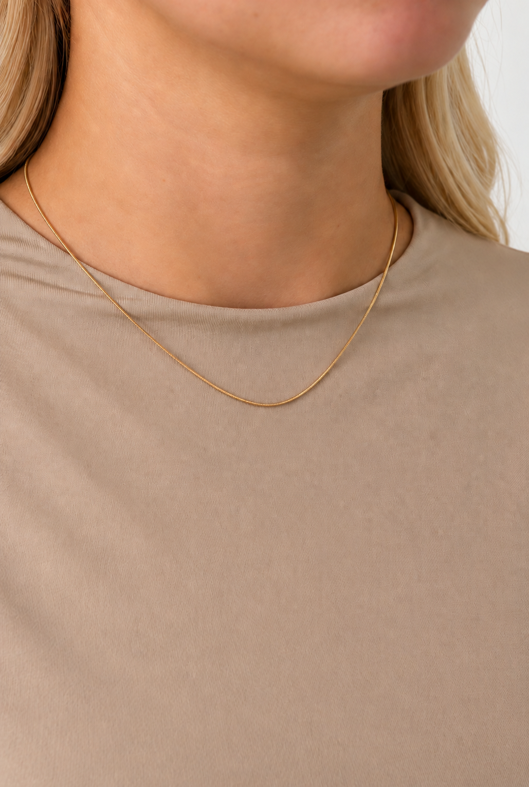 SNAKE NECKLACE