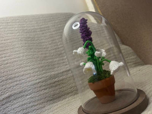 Vase muguet lavande sous cloche