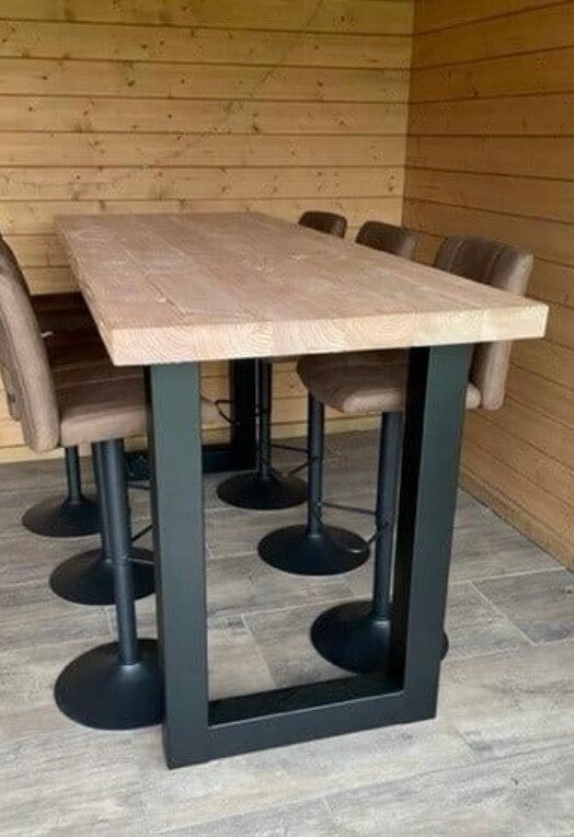 mooie grote bar tafel