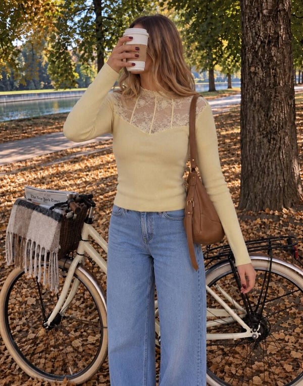 clara trui butter yellow