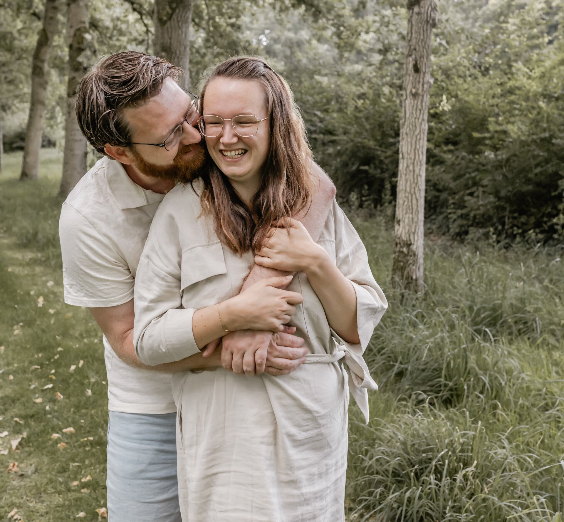 gezinsshoot bij marleen vd wal fotografie in het bos in Midwolda