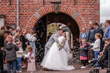 gefeliciteerd mijn bruid we gaan nu samen een leven opbouwen