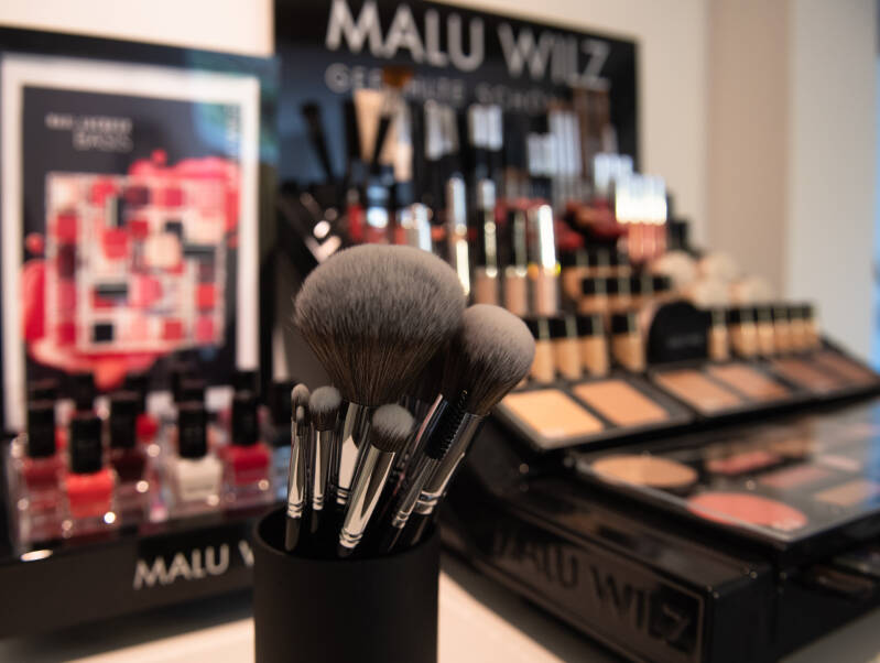 Beautybeleving schoonheidssalon gendringen display