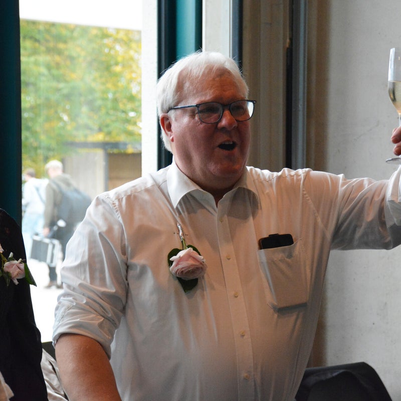 We zingen "ein proost" in Foyer Brieleke "70" jaar Ortolaan