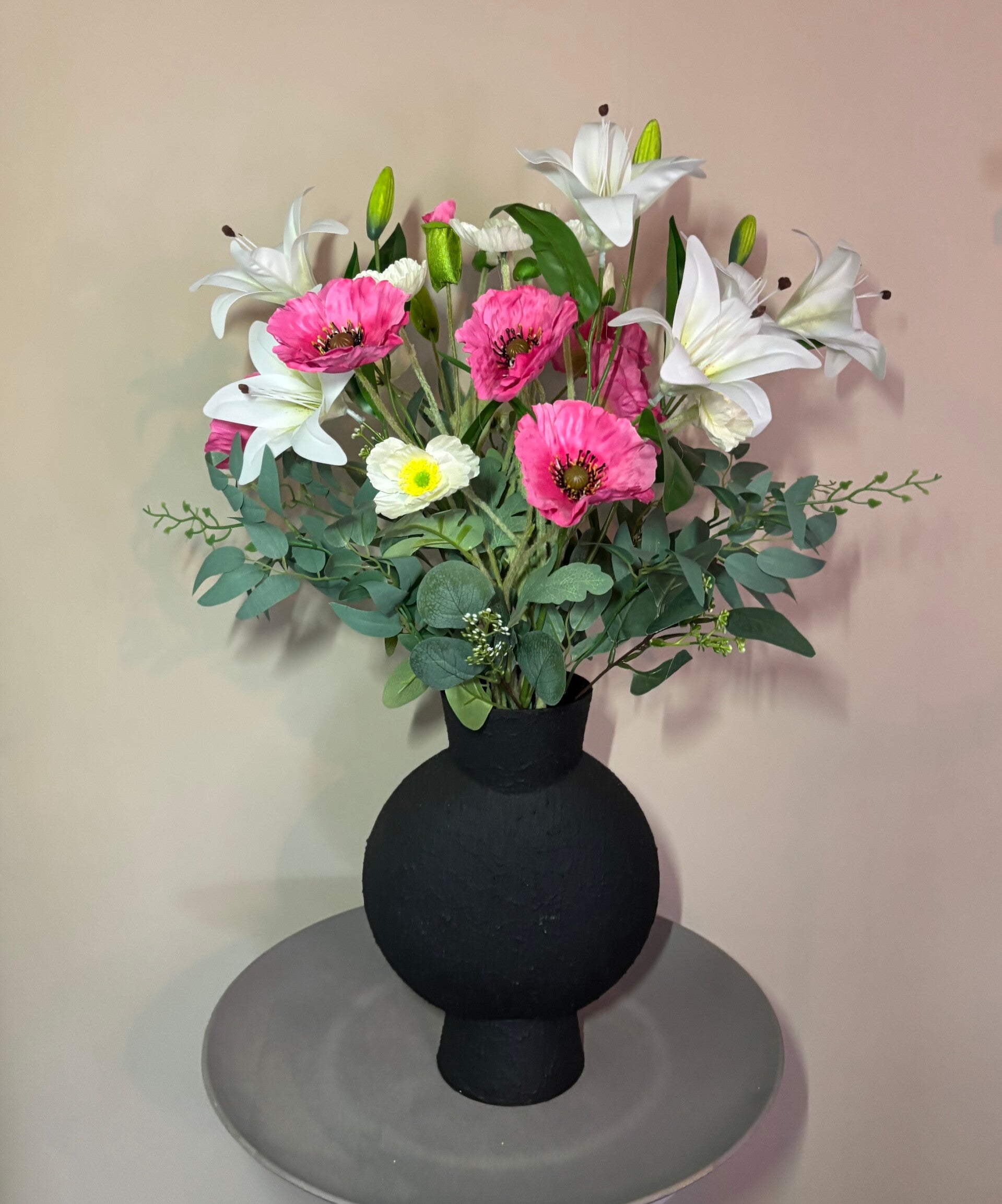 Boeket: Blush Lily Elegance | Met vaas
