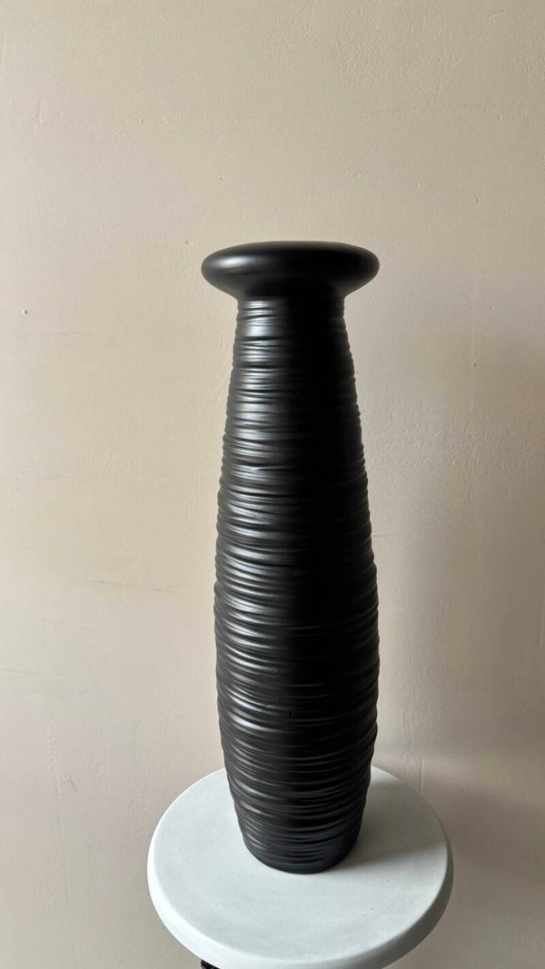 Vaas: Mat zwart | 58cm. Hoog