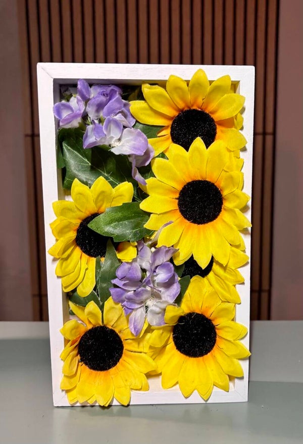 Small Sunny Garden - Flowerwall Deco
