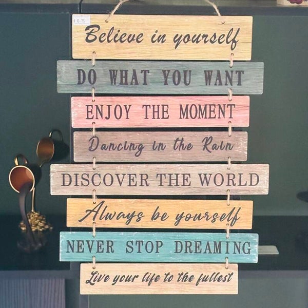 Houten wandhanger met inspirerende tekst