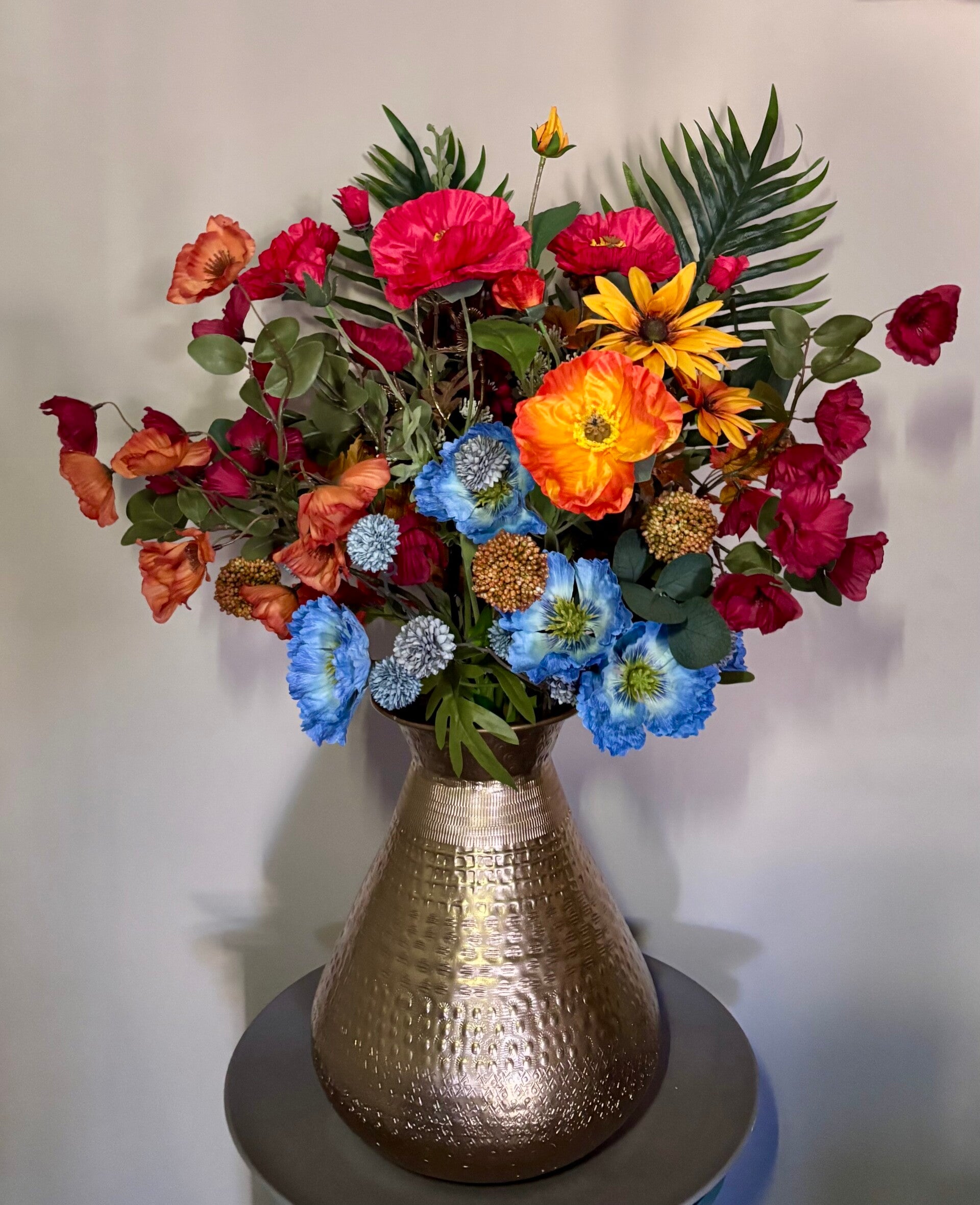 Color Burst | Luxe Zijden Boeket in Goudkleurige Vaas – 80 cm