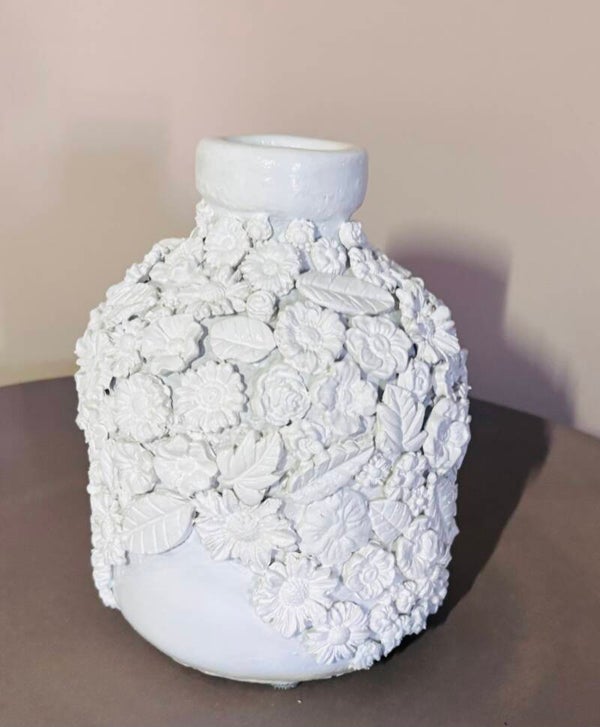 Ivory Garden | Handbewerkte Floral Design Vaas – 20 cm