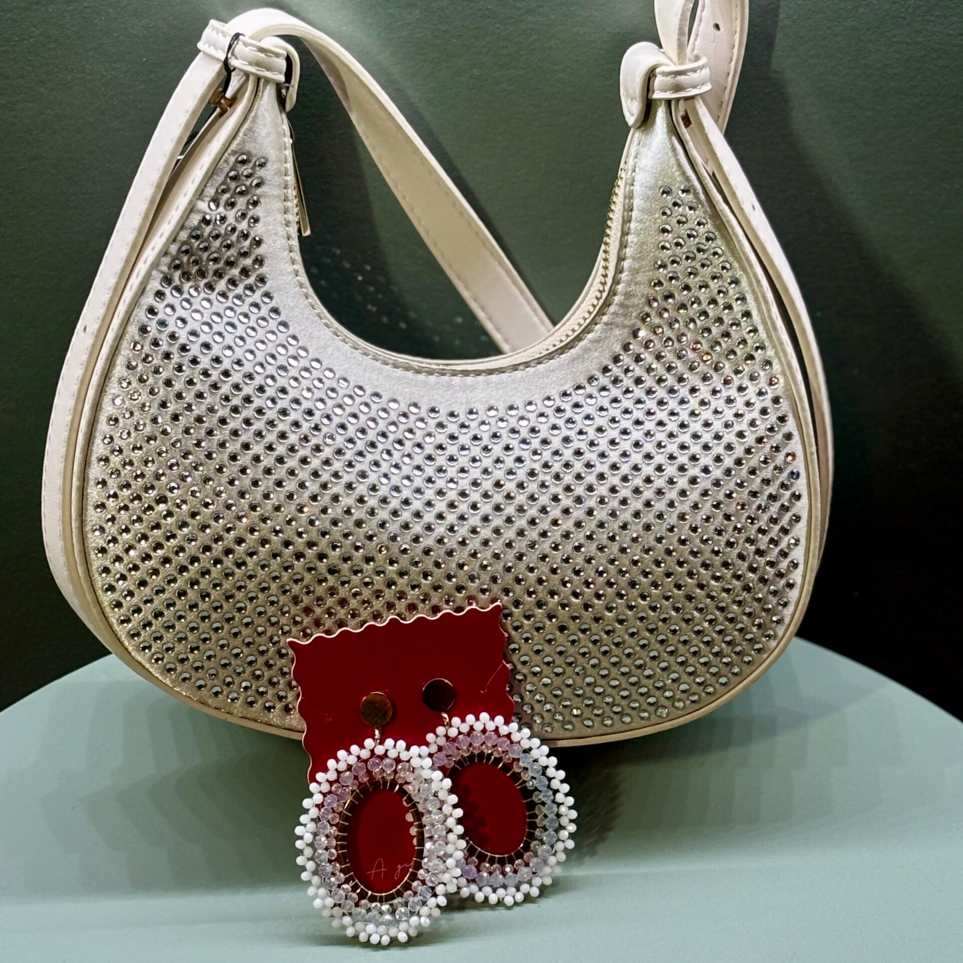 Set: Tas + bijpassende oorbellen / off white