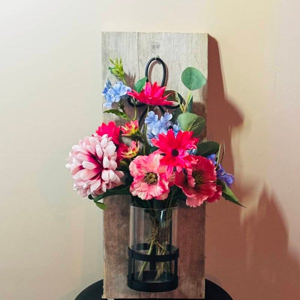 Wall of Charm | steigerhouten wandbord met kunstbloemen | mix fun | discount fashion corner