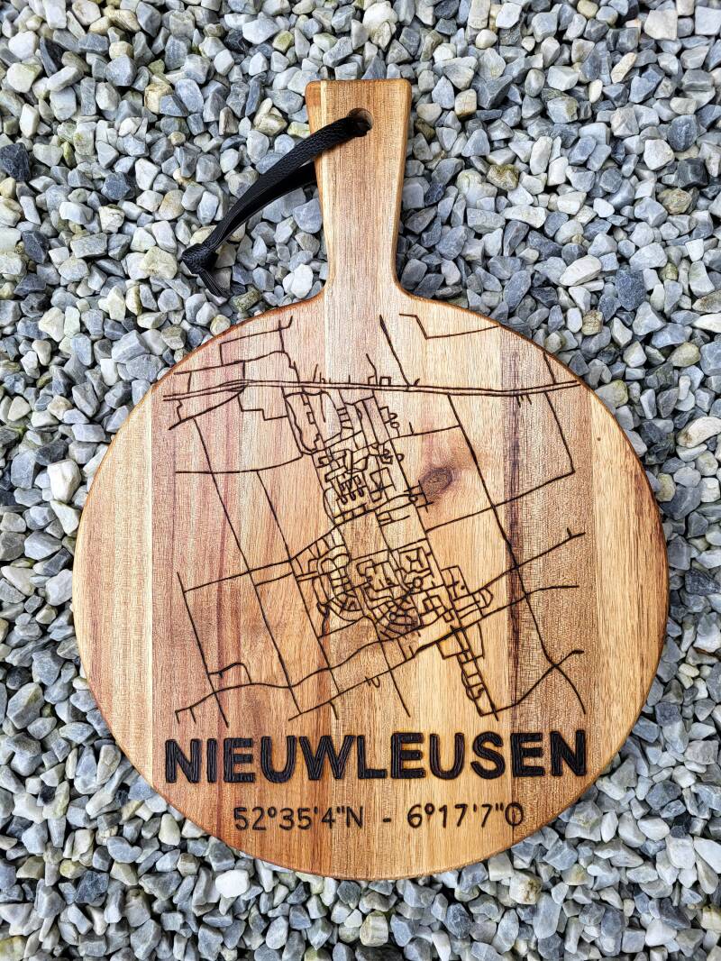 Acacia borrelplank met plattegrond Nieuwleusen houtgebrand