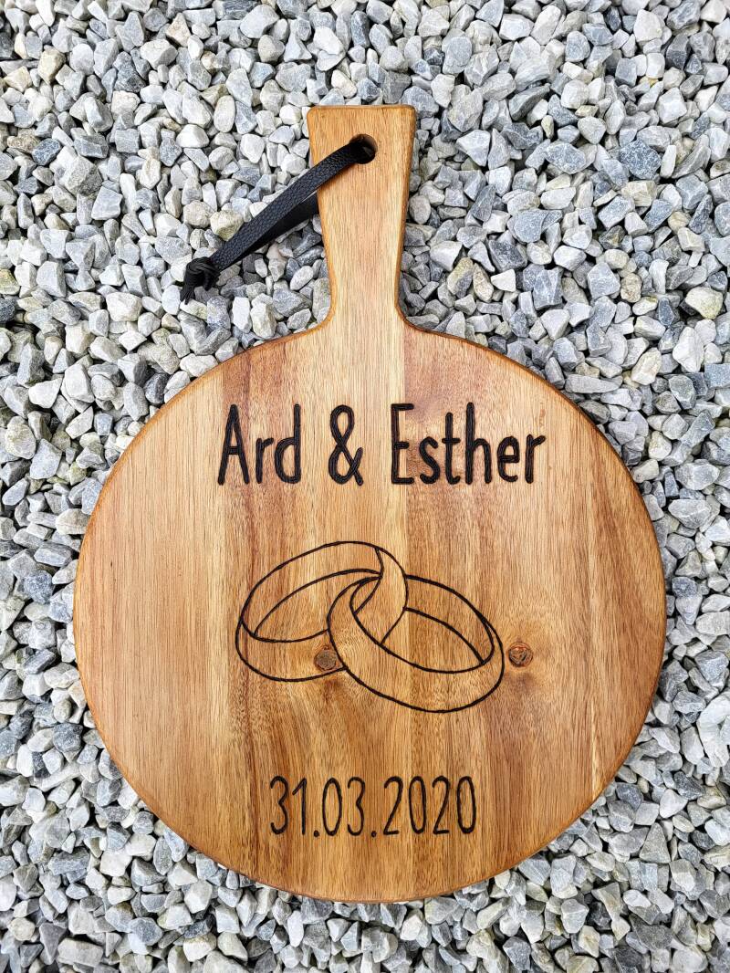 Acacia borrelplank voor Ard en Esther, 5 jaar getrouwd.