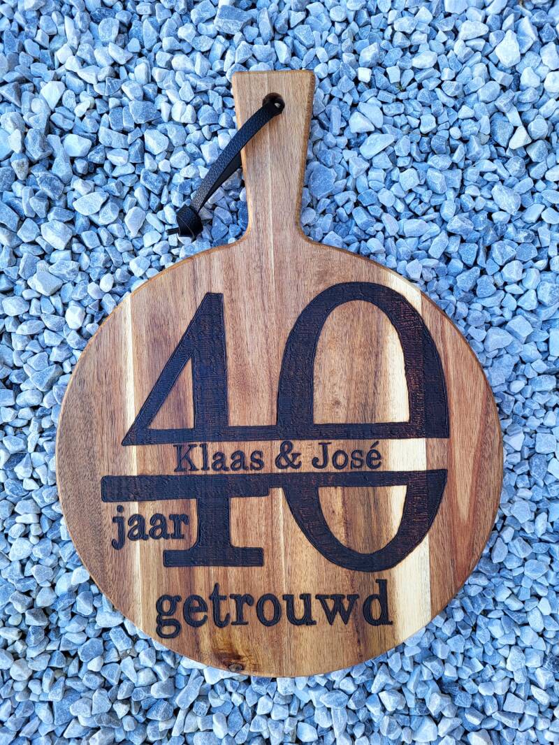 Acacia plank voor Klaas en José 40 jaar getrouwd