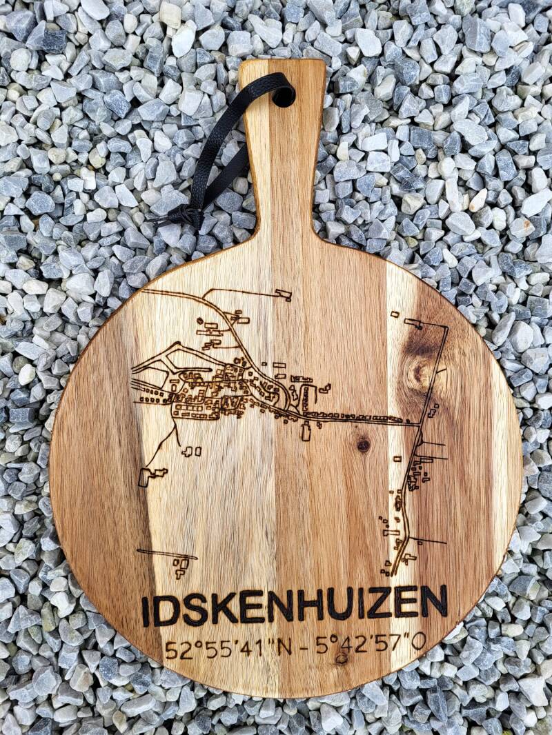 Acacia plank met plattegrond Idskenhuizen houtgebrand