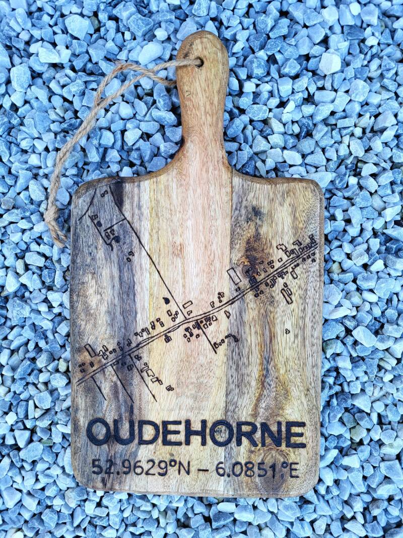 Mangohouten plank met plattegrond Oudehorne houtgebrand