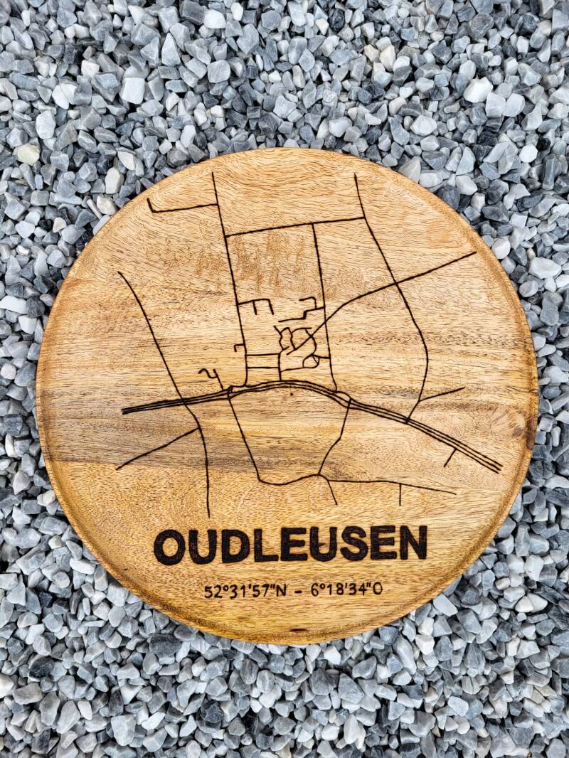 Serveerbord met plattegrond Oudleusen houtgebrand
