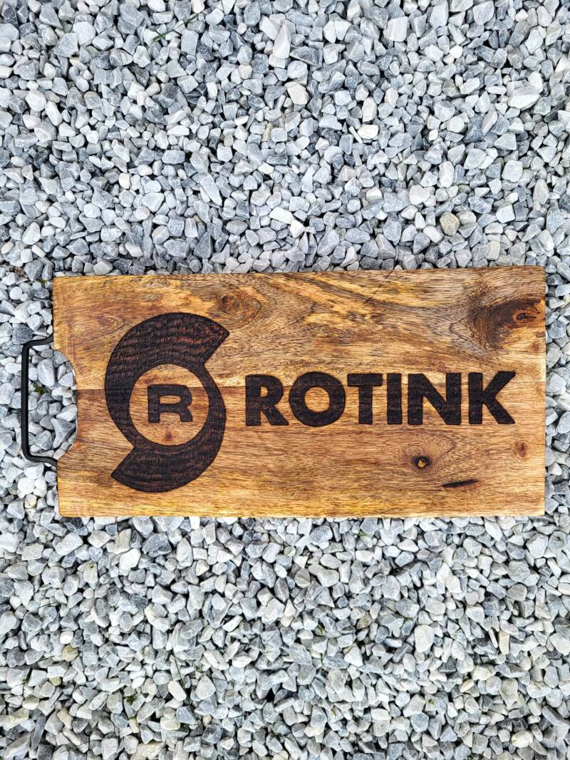 Mangohouten borrelplank met logo Rotink houtgebrand