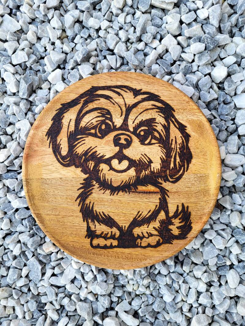 Serveerbordje met afbeelding Shi Tzu houtgebrand