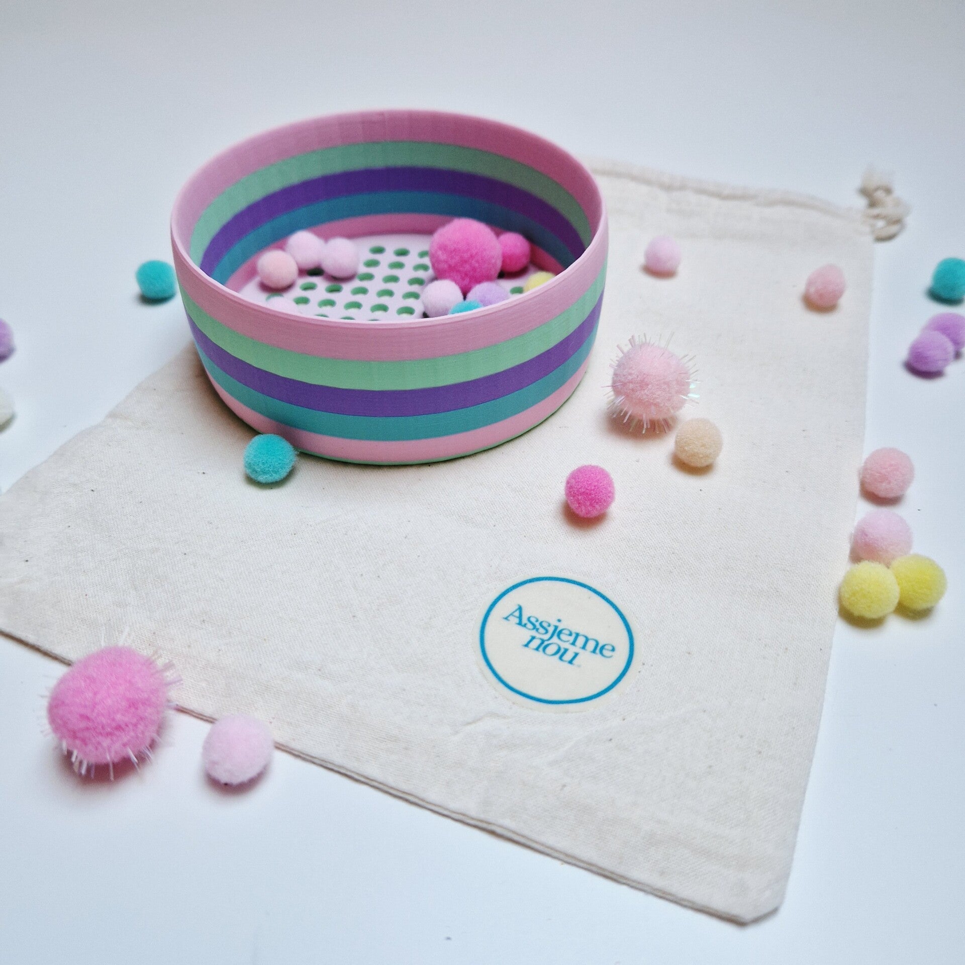 Zeefje voor in de sensorische speelbak multi colour