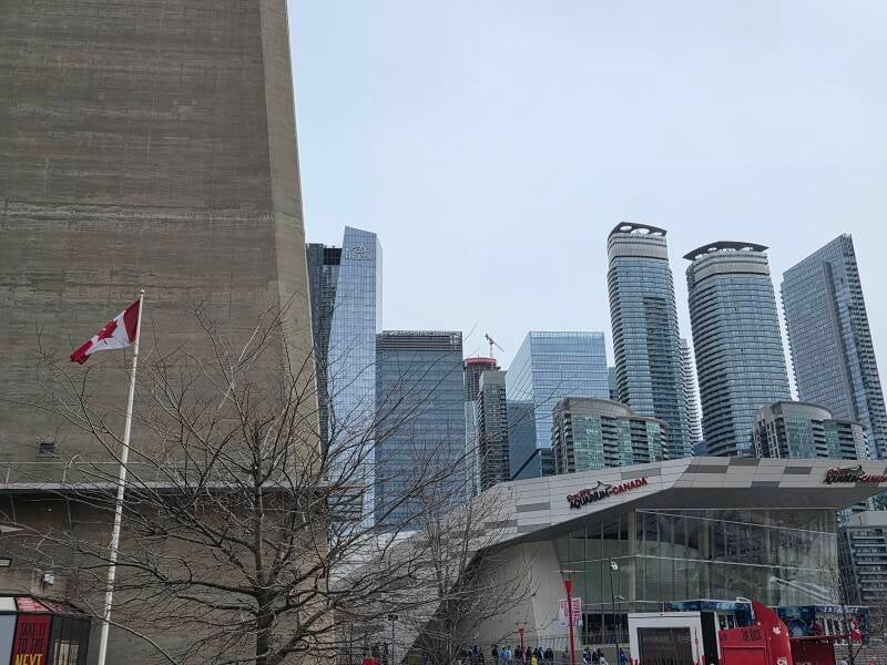 cn-tower-ripleys-aquarium-standard.jpg