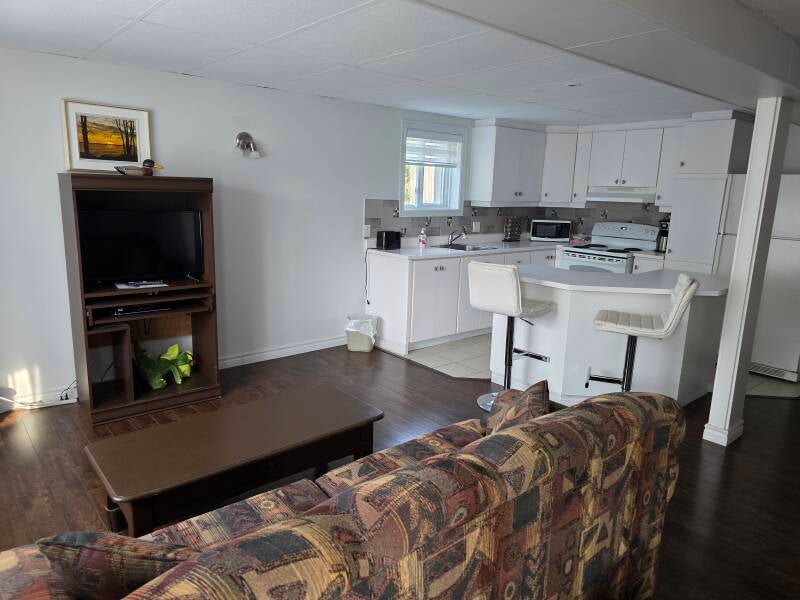 inside-a-fleur-de-baie-quebec-standard.jpg