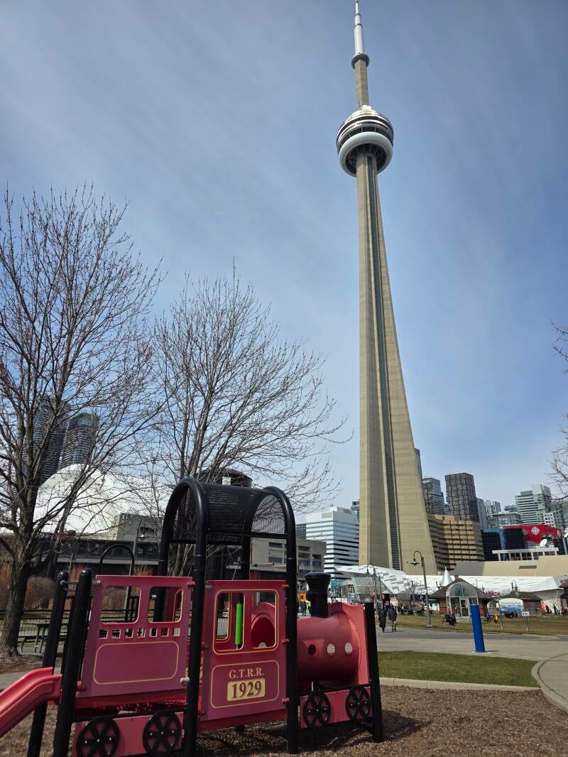 roundhouse-park-toronto-canada-standard.jpg