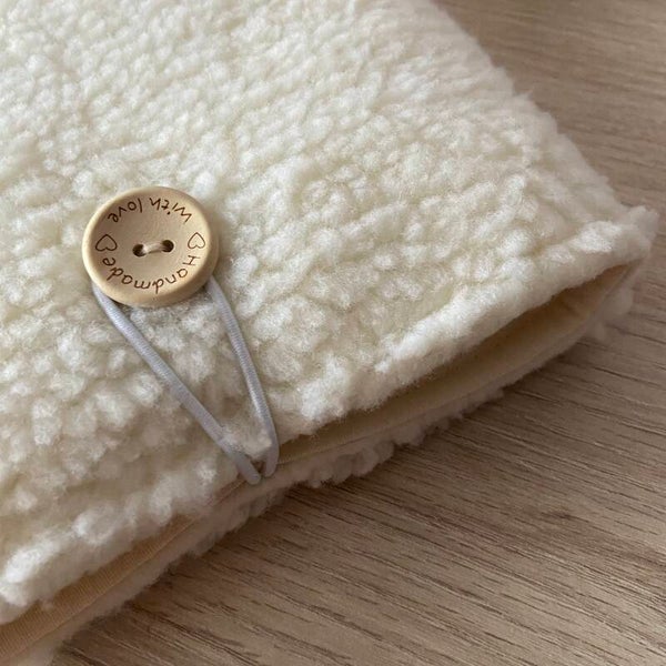 Funda literaria ovejita