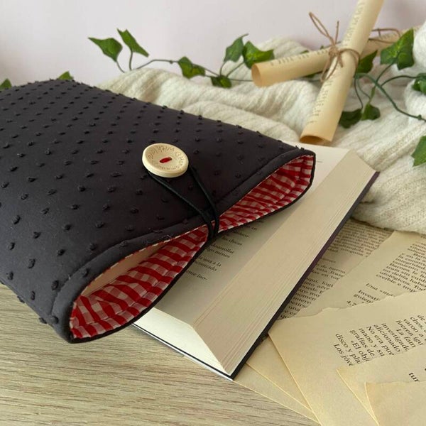 Funda literaria plumeti en negro