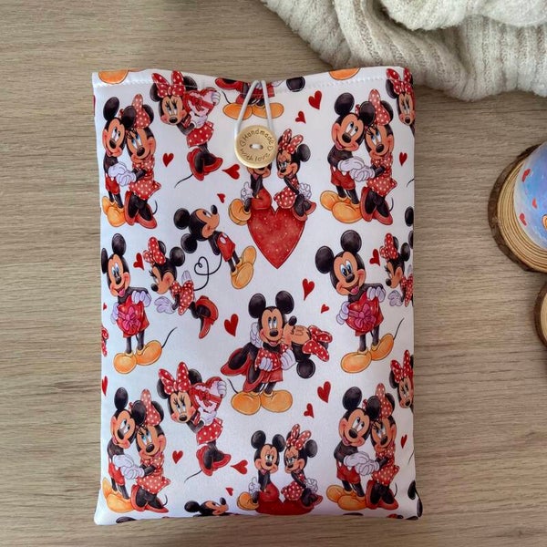 Funda literaria Minnie y Mickey