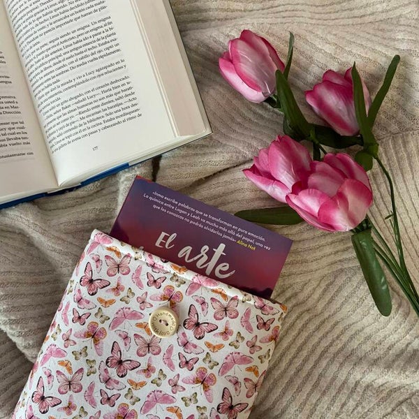 Funda literaria mariposas en rosa
