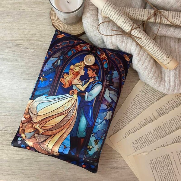 Funda literaria La cenicienta en su castillo