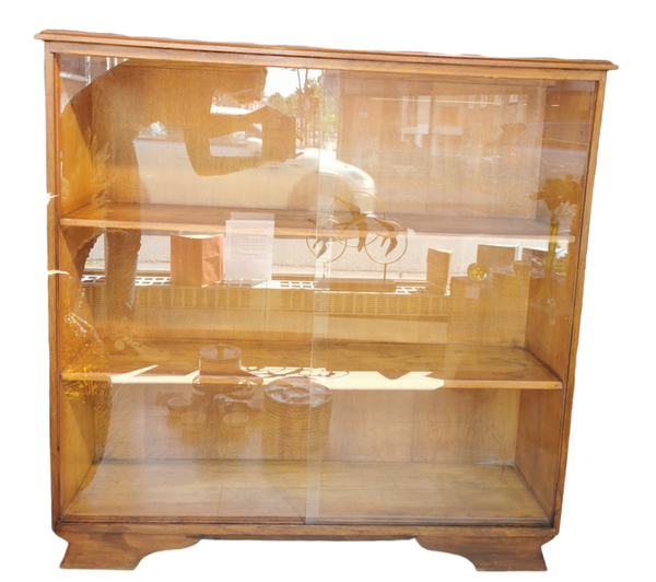 Vintage vitrine /boeken kast
