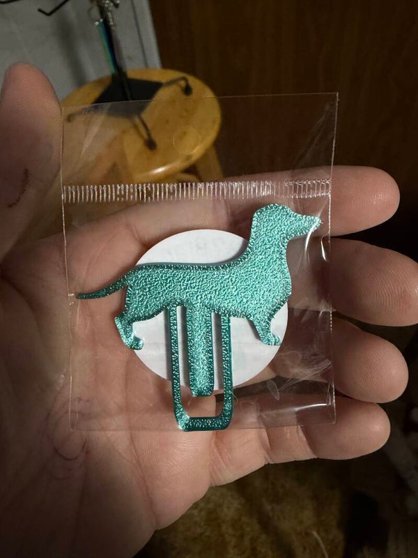 Dash hound paper clips
