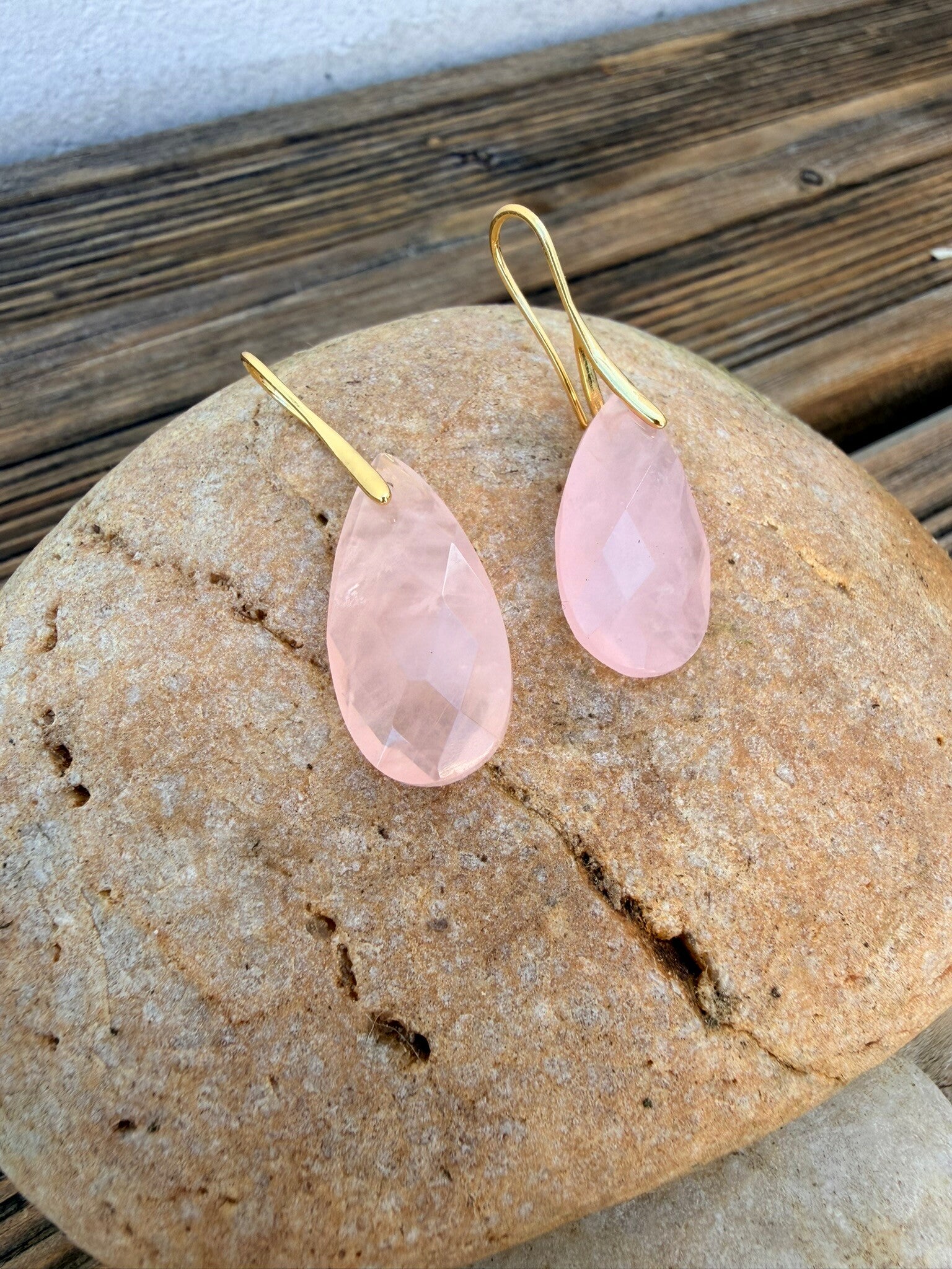 Boucles d’oreilles pendantes en quartz rose