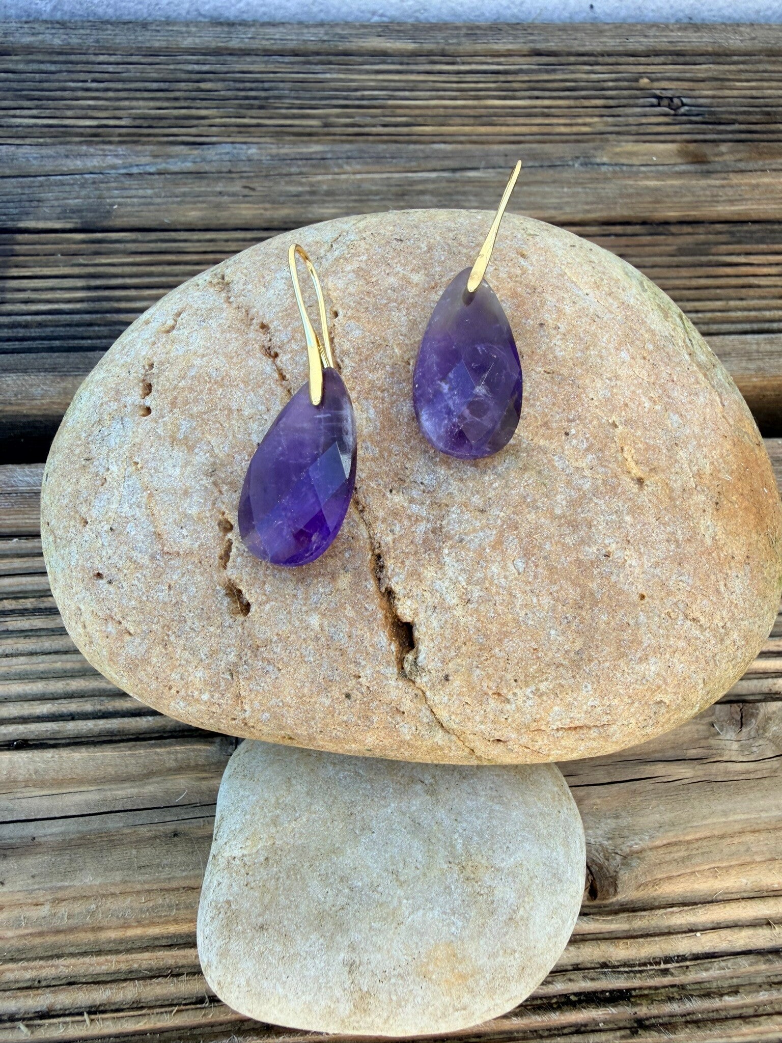 Boucles d’oreilles pendantes en améthyste