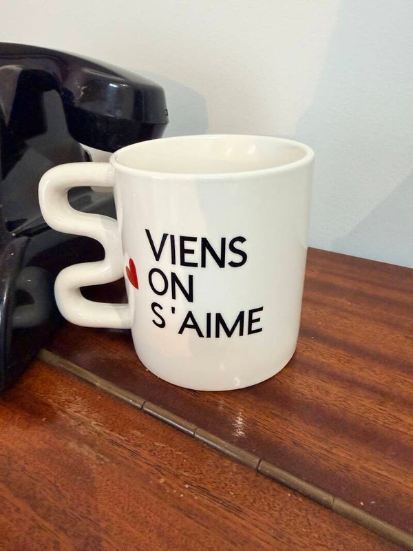 Tasse viens au s’aime