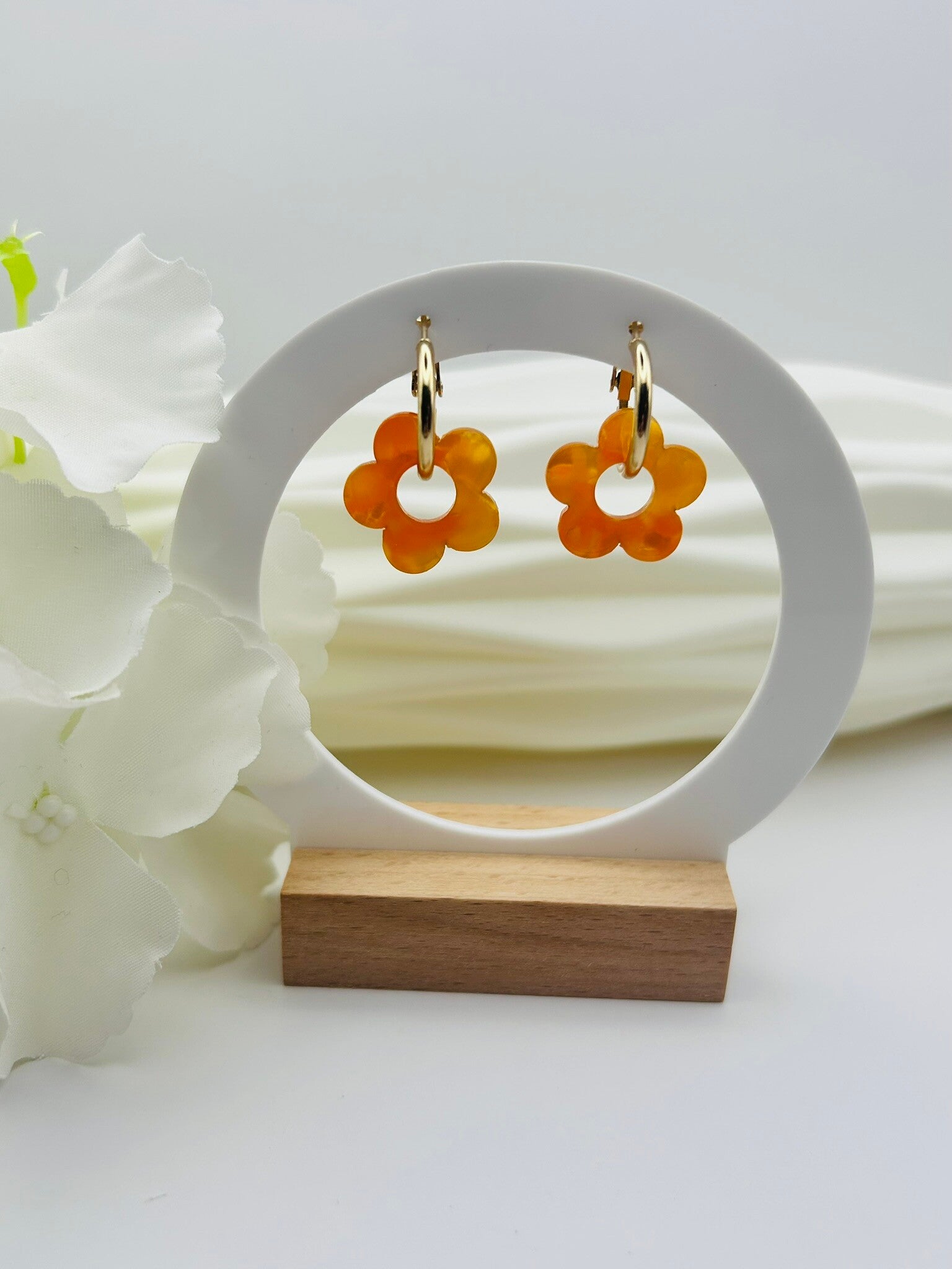 Boucles d’oreilles petites fleurs orange