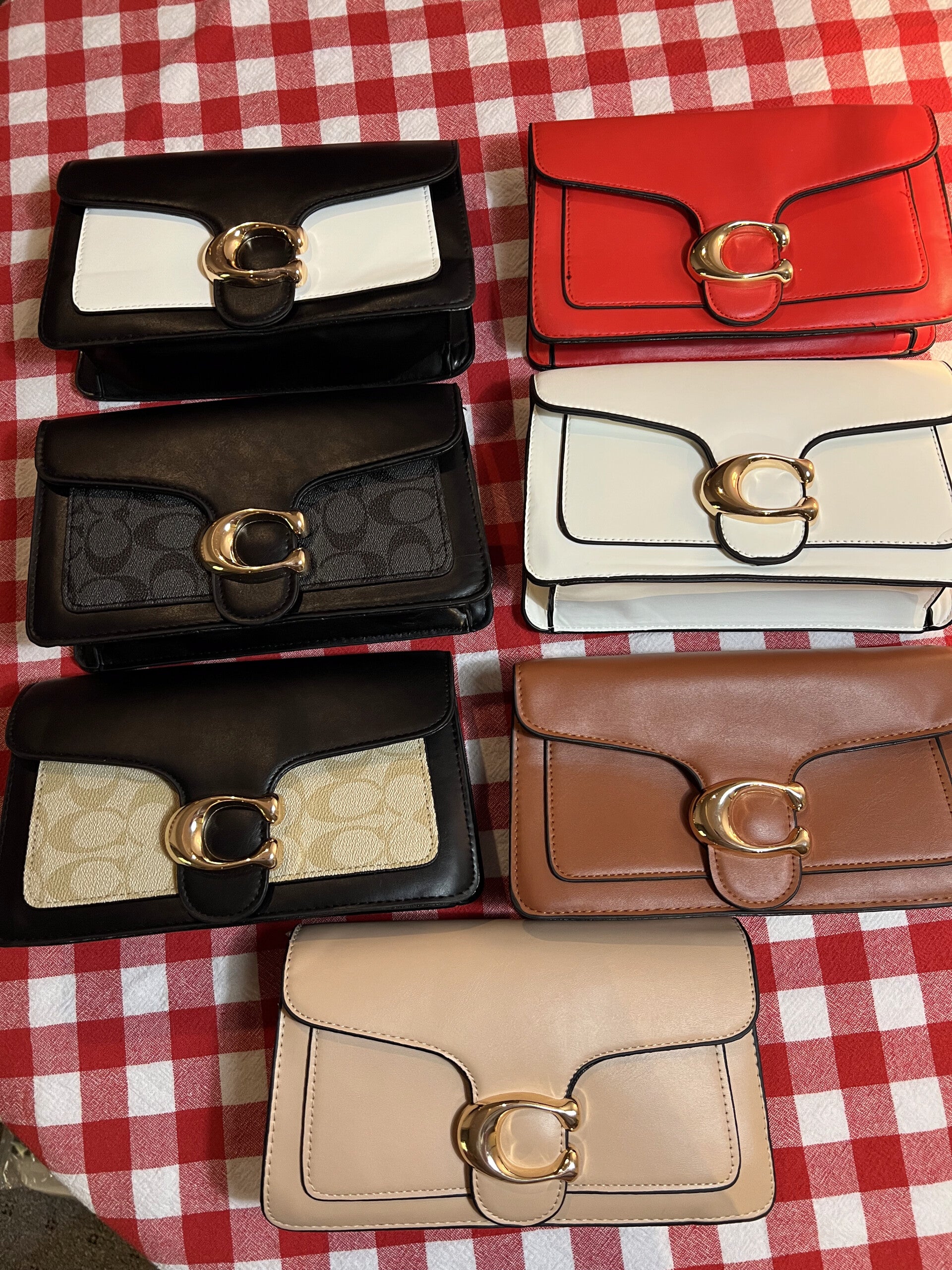 Small Handbags – 7 Unique Styles to Choose From