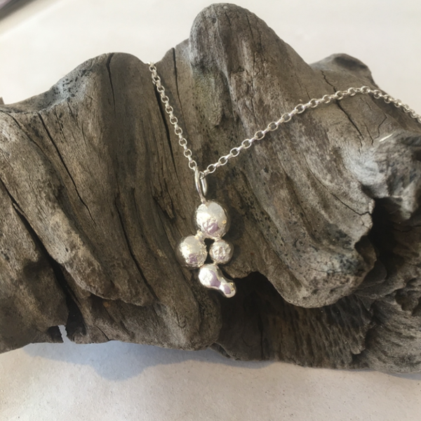 The Bubbles Necklace
