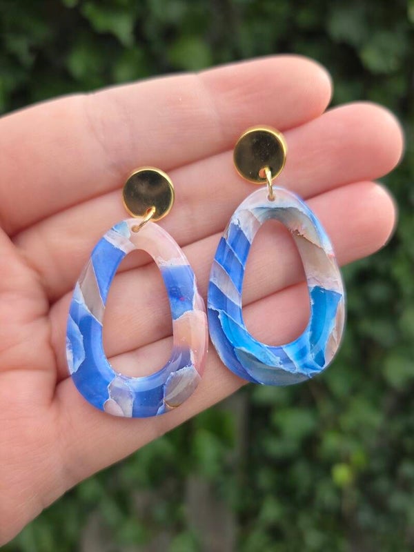 Blue copper marble drops