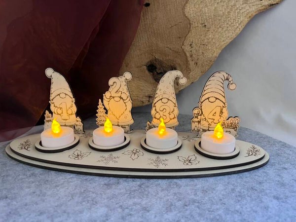 Adventskranz mit Wichteln aus Holz
